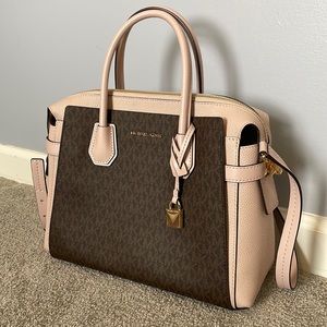 😻Beautiful Michael Kors Mercer Belted Satchel😻